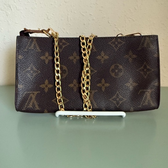 Louis Vuitton Pochette Wallet Monogram Zip Top - Picture 4 of 7